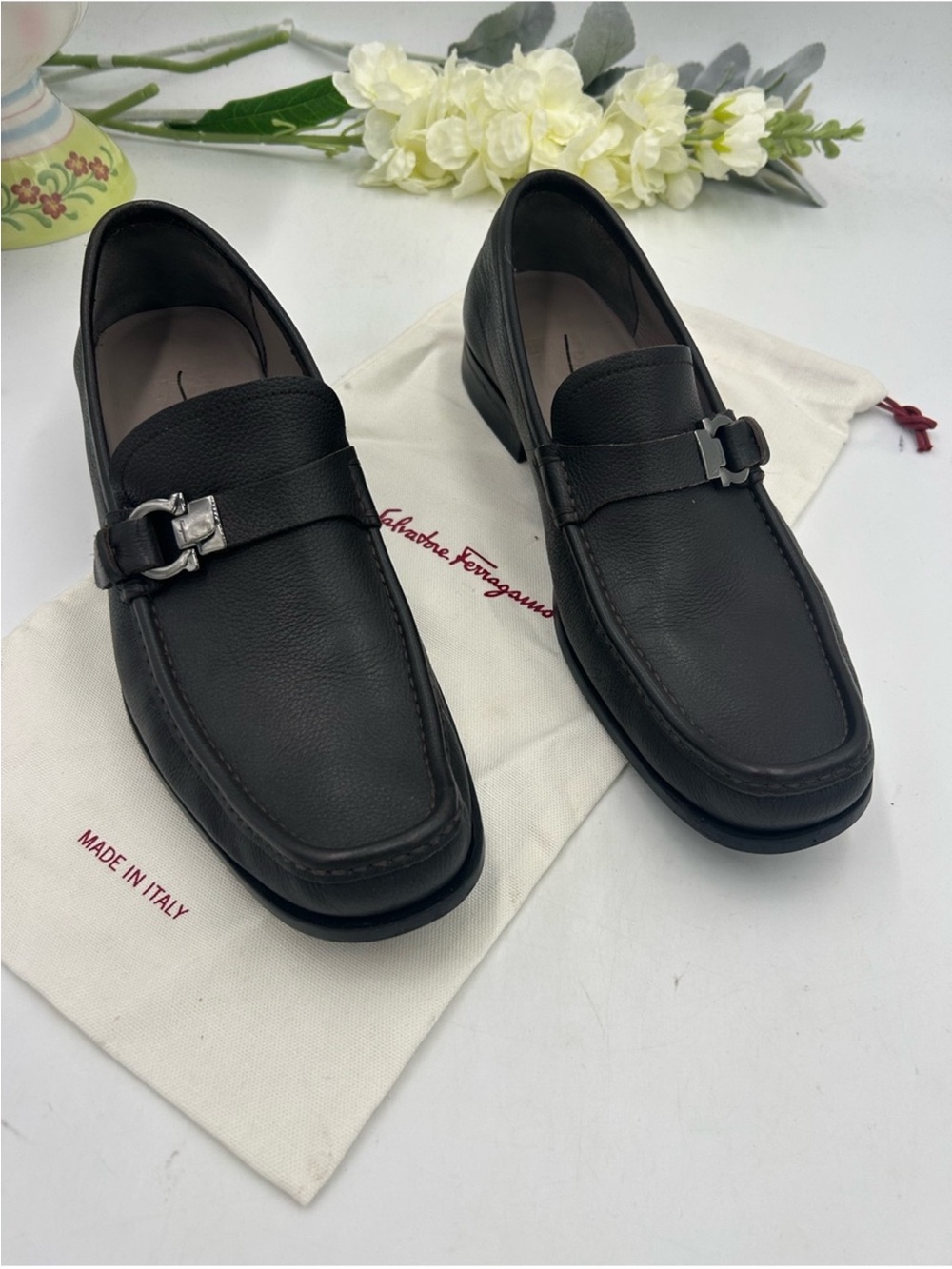 Salvatore Ferragamo GANCINI PEBBLE Leather Bit Slip-On Loafers. Size 9e